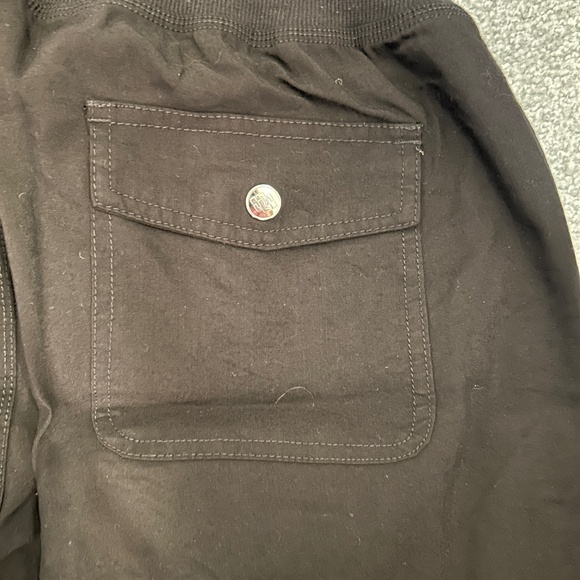 MoFiz Size XL Black Cargo Capri Pants - Picture 6 of 13